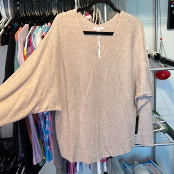 NWT Batwing Oatmeal Sweater - Picture 2 of 7